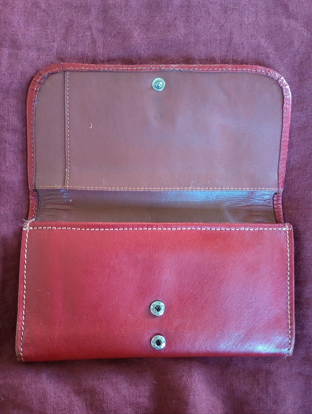 American West Red Leather Hand Tooled Wallet - Picture 5 of 10